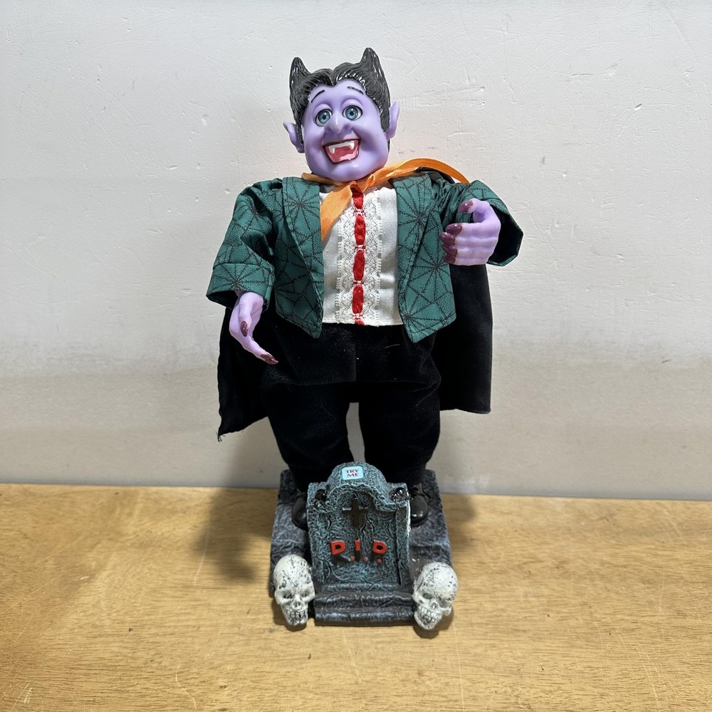 T.L. Toys Disco Vampire Halloween Animated Decor Dracula Battery Op. 90's Works